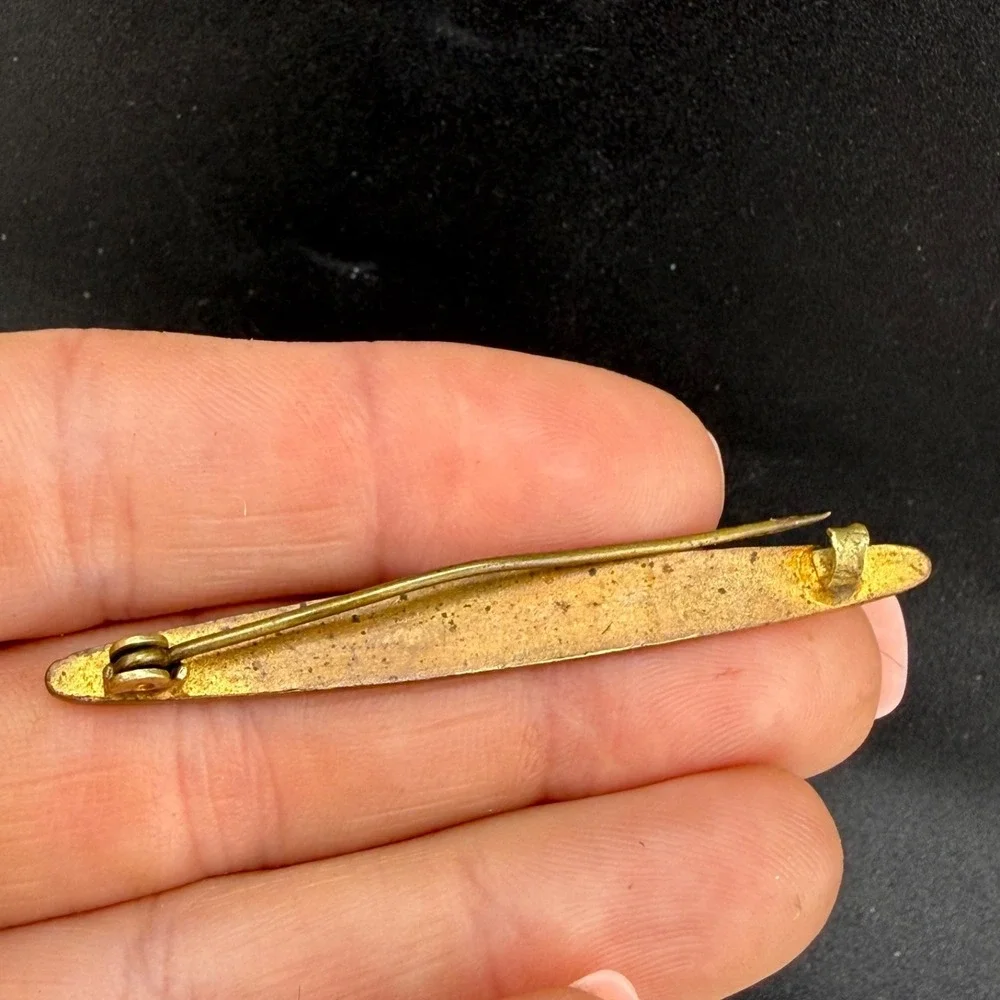 Vintage Enamel Bar Brooch Gold Tone‎ Flower